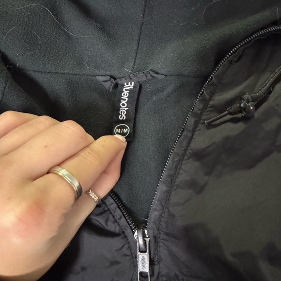 Windbreaker - Picture 3 of 4